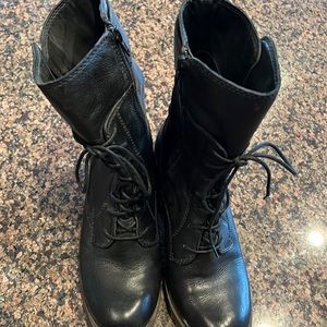 Black laced boots